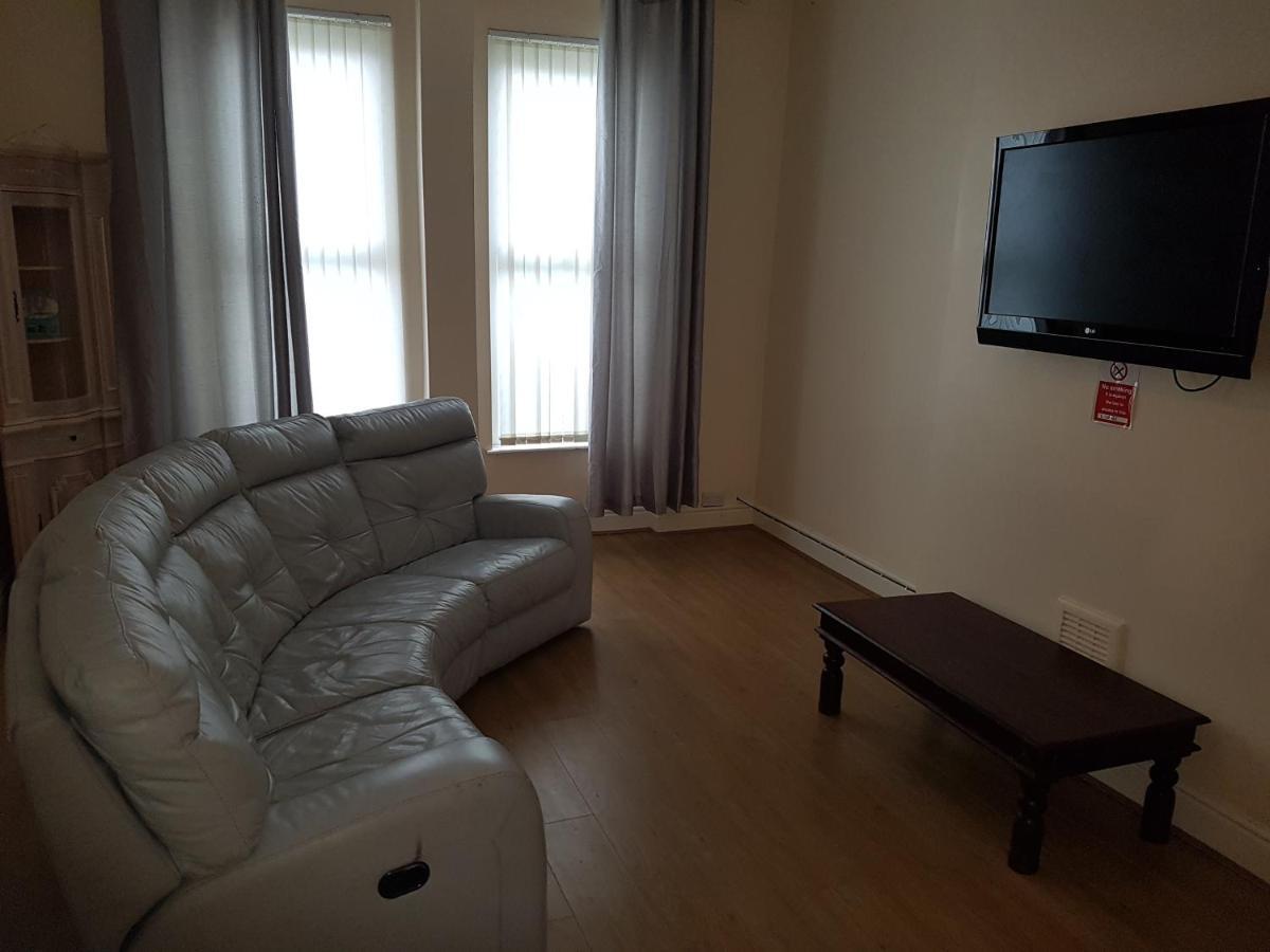 Alexandra House Ξενοδοχείο Μπίρκενχεντ Εξωτερικό φωτογραφία